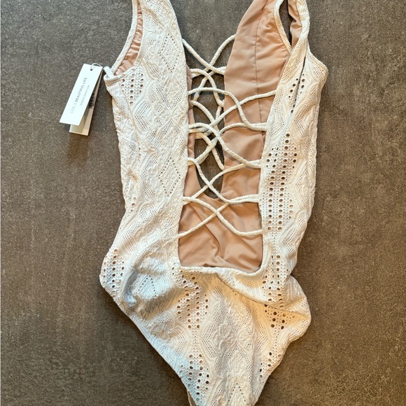 NWT Elizabeth Jane 1 piece white bathing suit size L - Picture 2 of 4